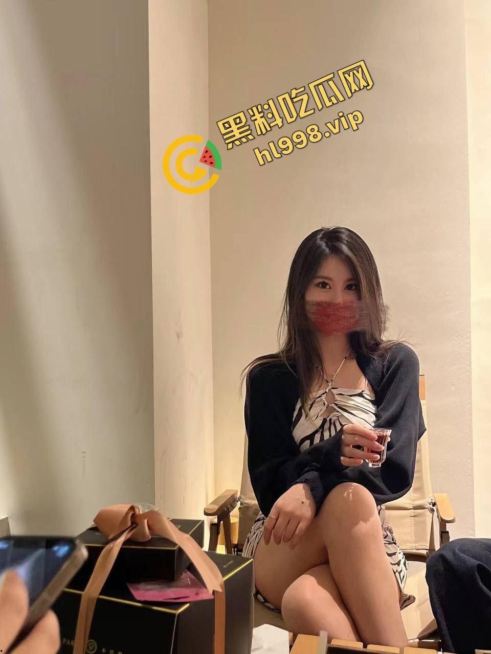 抖音风韵犹存少妇『zhuzhu』结婚前约炮大哥 最后找老实人嫁了 贱逼就该曝光 独家流出！-5