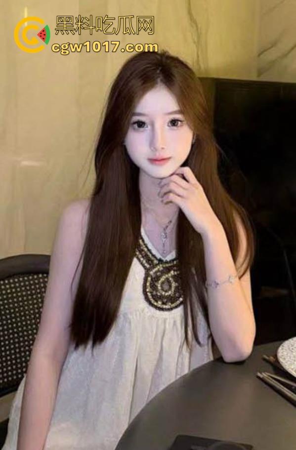 接长腿女儿放学,天气太冷女儿贴心的为我暖暖鸡巴,直接在工地旁边跟女儿车震起来,插完逼又插女儿屁眼!-1