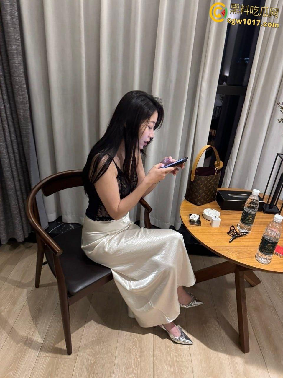 北京金杜律师事务所【刘芳华】与领导不雅视频泄漏，气质御姐身材极品，多体位爆操 反差母狗淫荡十足！-2