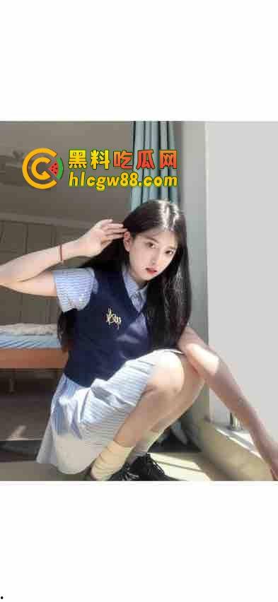 不懂就问，舍友开门就操女友，是憋疯了不管不顾，还是故意让我旁观刺激他们的变态癖好？-4