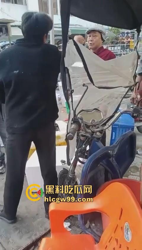 广东汕头潮阳西胪市场因生意太曝火而遭同行报复，现当事人已进医院，现场惨烈曝光！-7