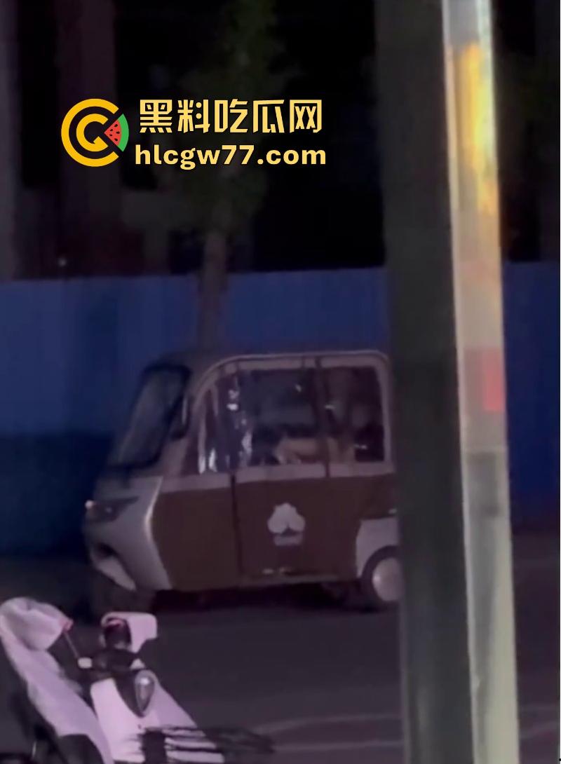 这才是强者从来不抱怨环境 户外三轮车车震偷拍 小情侣激情野战 只要你想哪里都可以震一下!-4