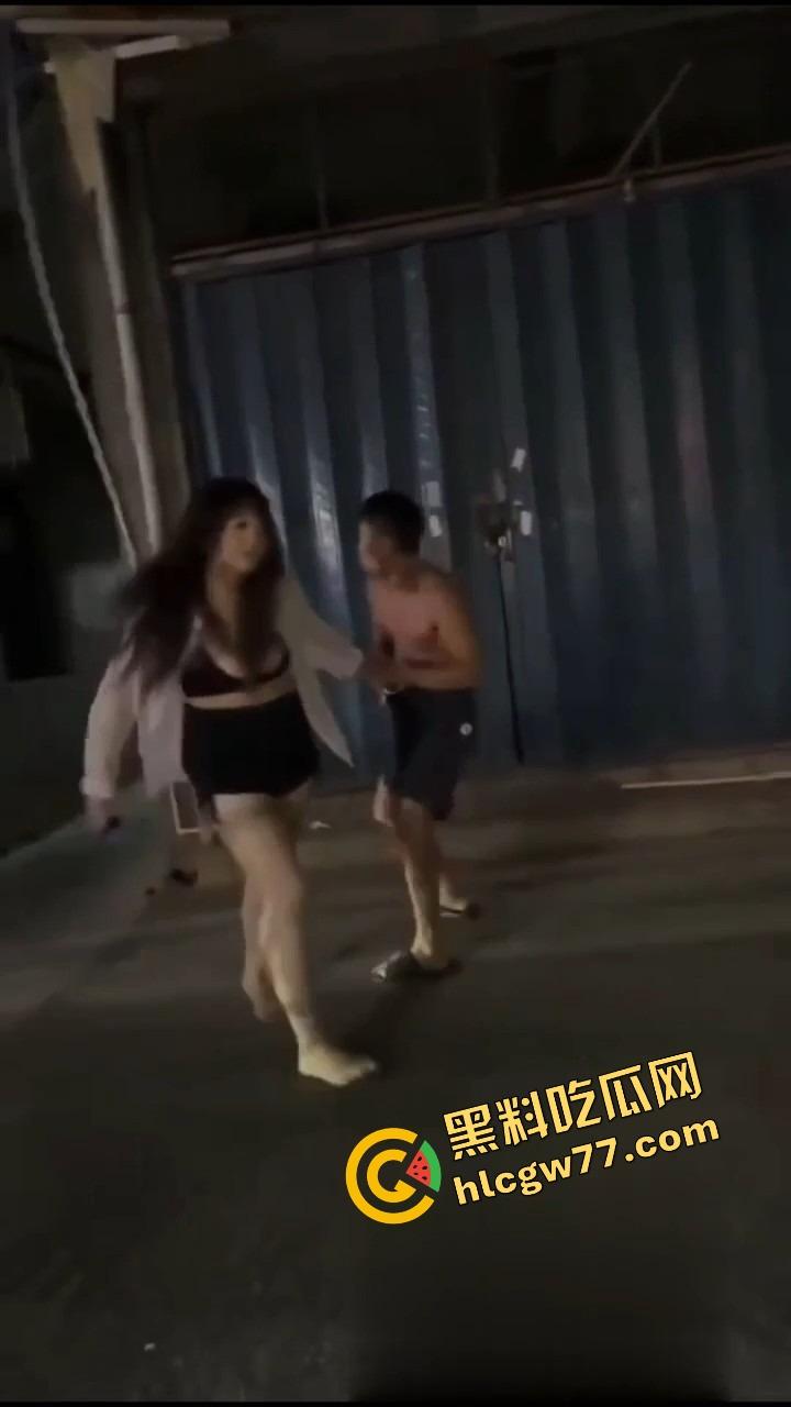 群友嫖完不给钱专挑奶子大的玩 160日了爽翻还想跑路?你当自己是啥 开完坦克还想跑!-13