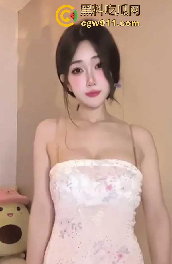 哄骗粉嫩妹妹微醺，不料酒后被强上，视频威胁后得逞，掐脖狠干淫水四溢，没想到妹妹身材这么有料！-2