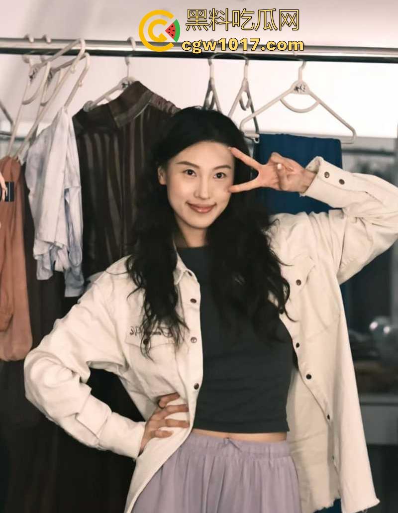 极品身材尤物老师，露脸拍淫片露脸舔屌吸肛，气质优雅的女神，私下被神秘主人调教成专属小母狗，调教过程曝光！-3