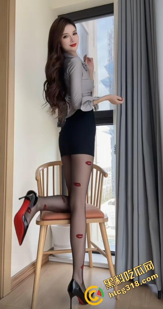 抖音网红『小蔡』成了金主专属炮架子,大长腿扛着就日,几十万打赏换来的骚货最终被玩腻扔上网!-4