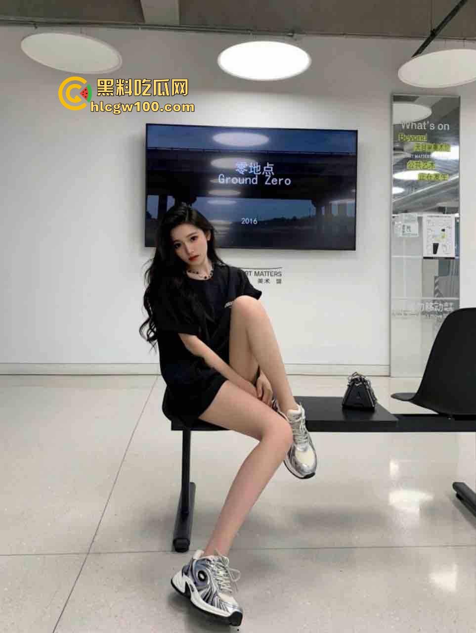 太原朋友的女朋友【仲静】终于到手，嫩穴淡骚味舔到上头，舔菊花时她还说痒痒挺舒服，射脸成常规操作！-5