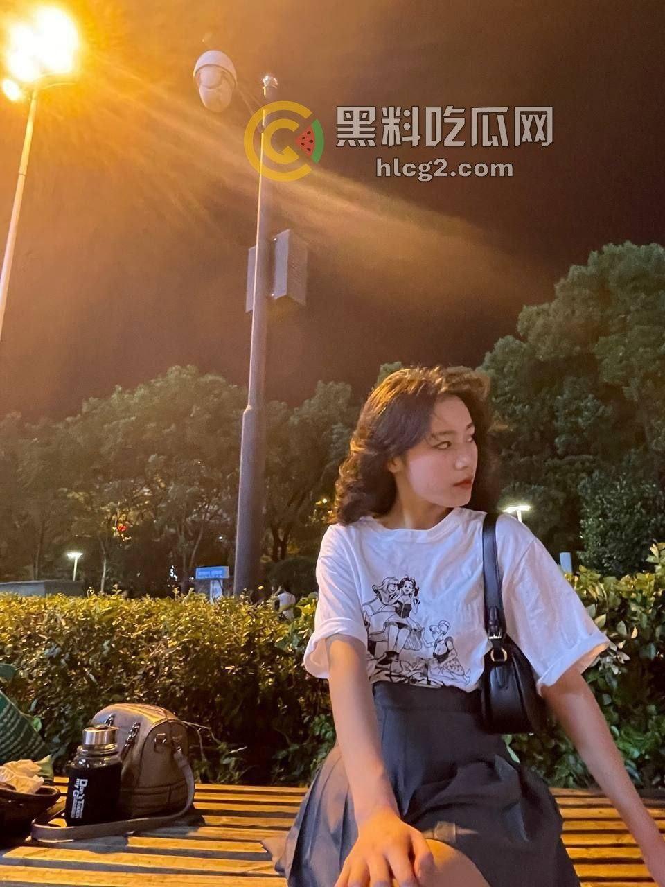 顶级美女的手活口活实在惊人，只有经历过十个人的女人才能如此熟练-2