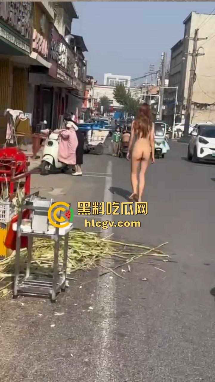 郑州惊现裸女出街，疑似LOL比赛BLG输给T1后赌气裸奔！肥臀当街晃眼，女子抖音『 Jing婧 』目前已销号!-9