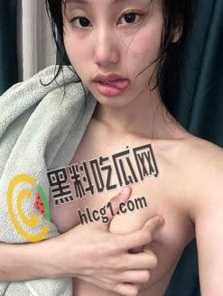 06年巨乳留学生私房照片流出，国外留学的反差婊小妹性欲旺盛平时没事爱拍点自慰视频给男友看，惨遭男友泄密-8