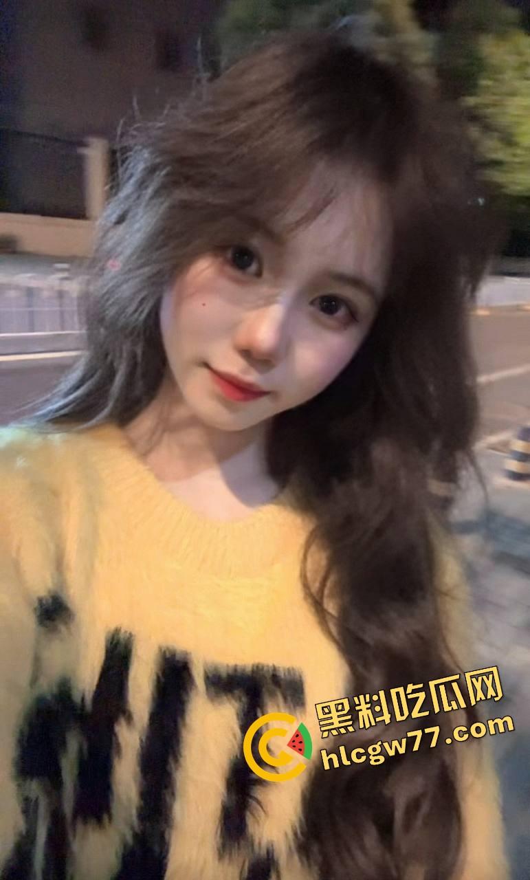 魔都艺术校花『欧易帆』堕落成富豪玩具，白嫩骚穴被车震干爆，窗帘一拉对着路人狂喷水！-7