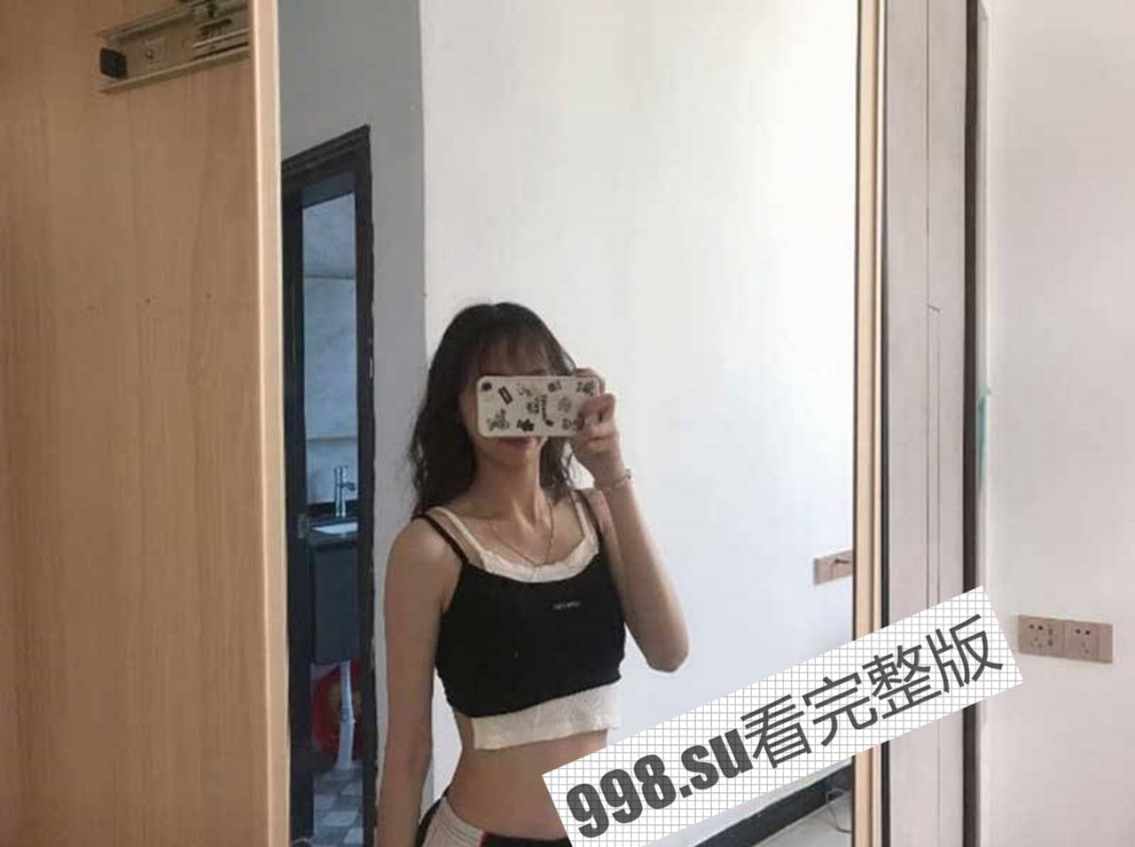 广州美院 甜美大二学妹下海援交 化身情趣女仆卖力嗦舔肉棒-4