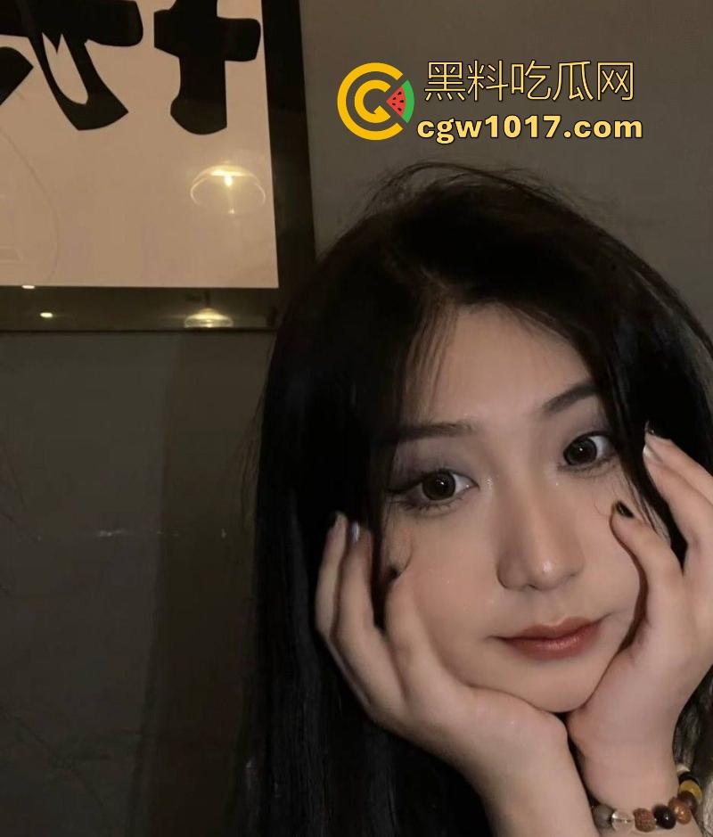 瓜友真实投稿曝光！西南昌豫章师范学院微胖前女友【张嘉雯】跳蛋震颤蜜穴淫水流淌，露脸后入猛操，这身材真有料！-11