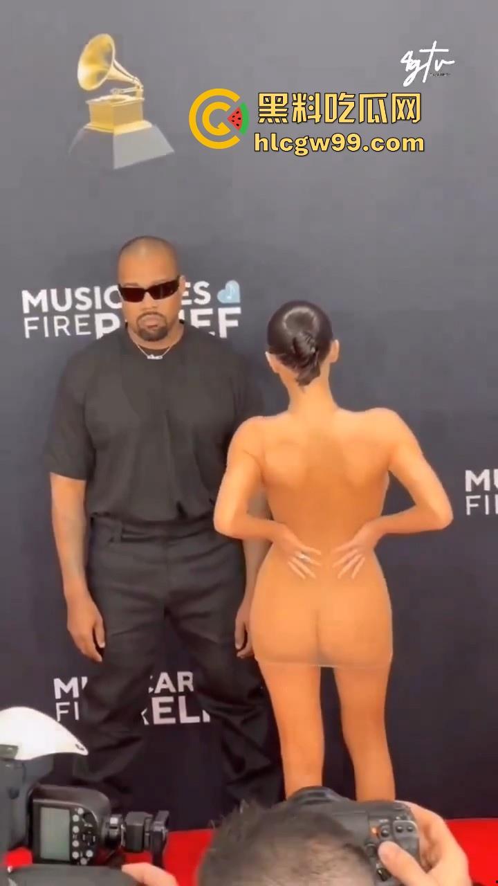 侃爷的老婆在格莱美颁奖典礼造型曝光，一次比一次严重了，基本全裸了，这是侃爷有绿帽倾向还是比安卡有暴露癖？-5