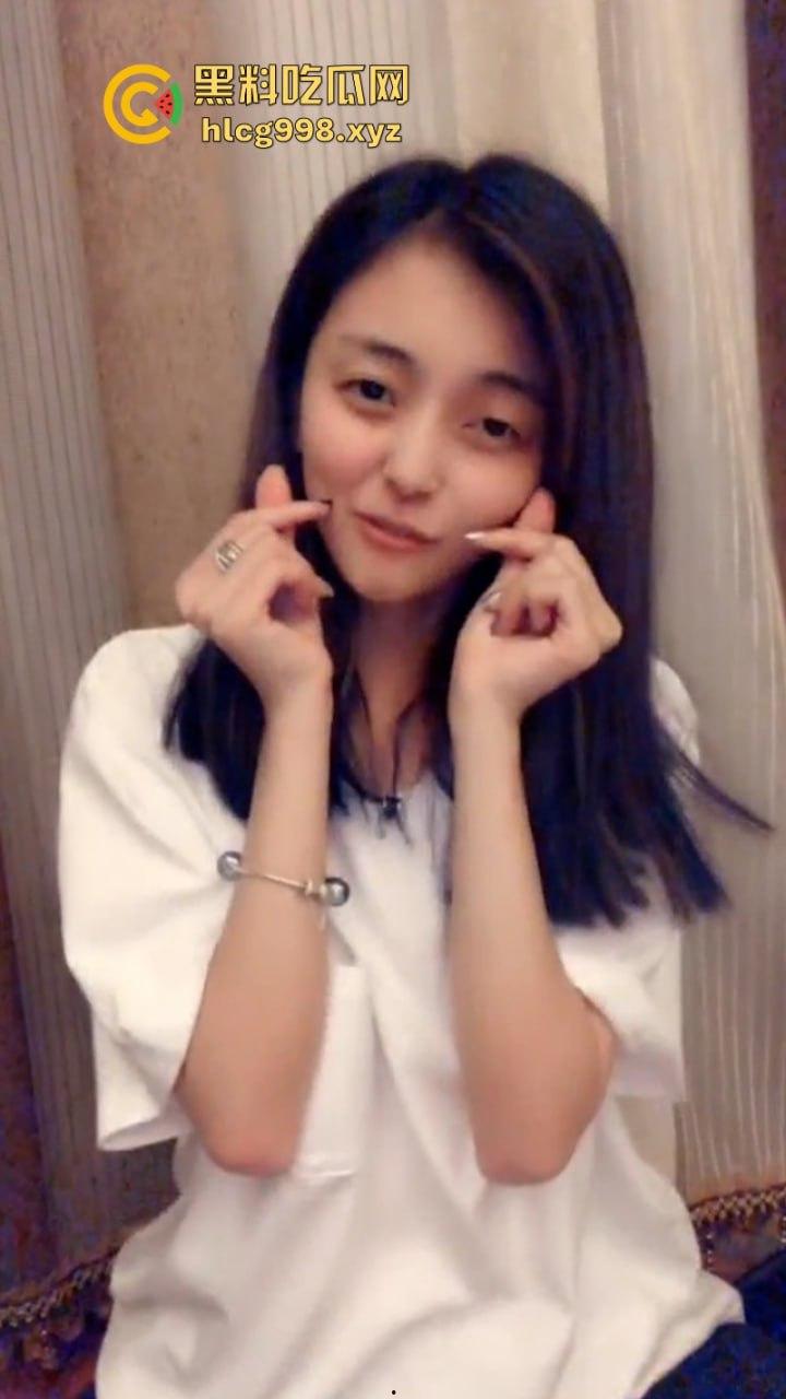 著名平面模特【薛柳欣】因赌博身败名裂后下海裸模赚钱 这么好的身体就该拿出来分享!-2