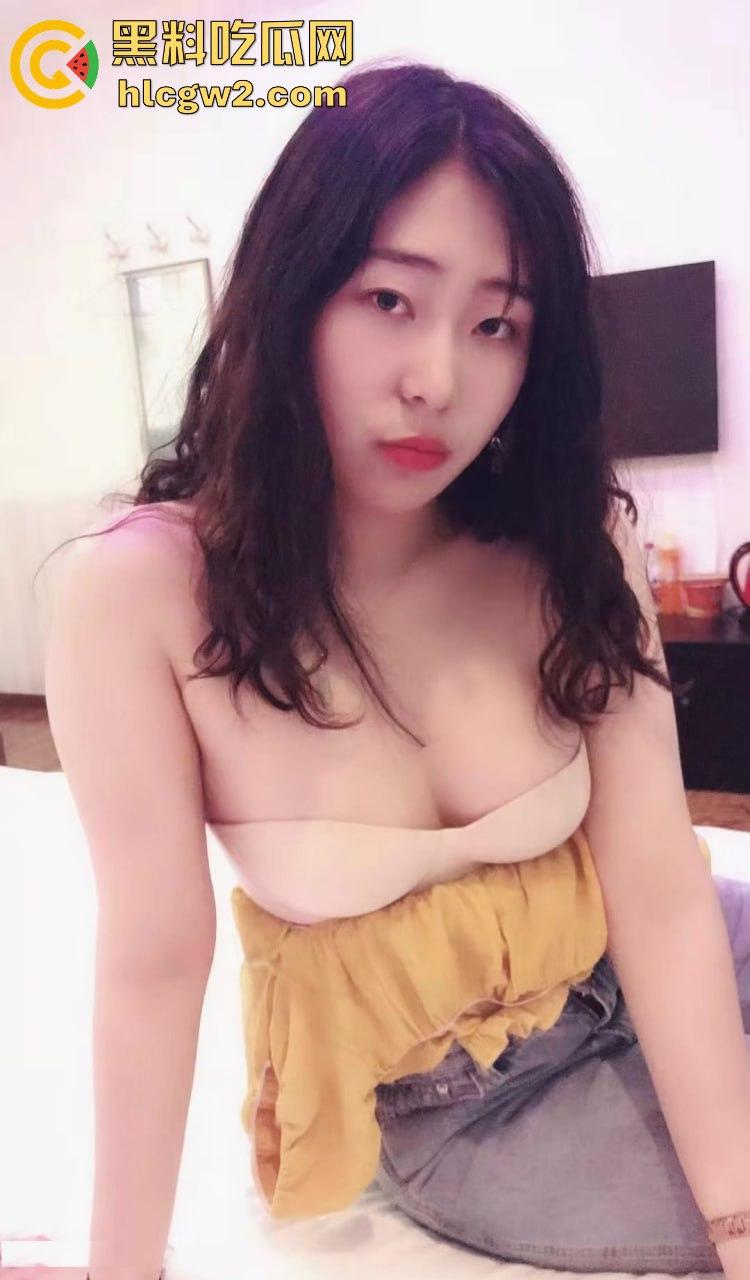 已婚反差小少妇与老公私密日常曝光！口活好得离谱，玩得不小心泚得满脸都是！-6