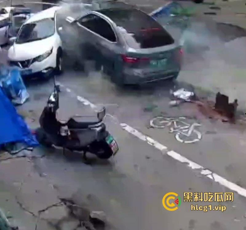 芜湖起飞失败！ 浙江温州龙港市蔚来车祸 现场一片狼藉！-4