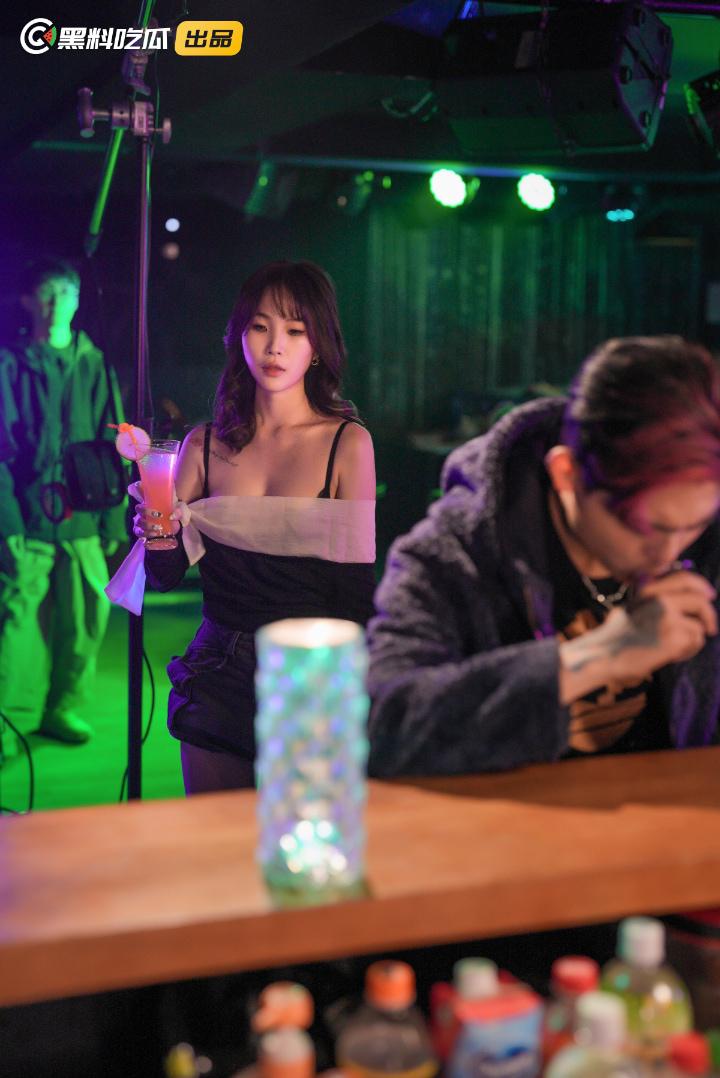 黑料吃瓜网出品-《江南第一小屌童锦程798&吴柳芳之花小龙&王老师爱情故事》第一集！-4