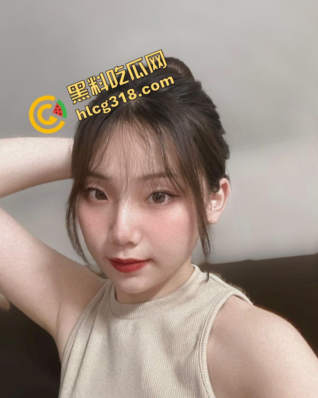 还是大学生最会玩，图书馆不光能看书，还能啪啪，书没翻一页，小穴倒是翻了个底朝天！-7