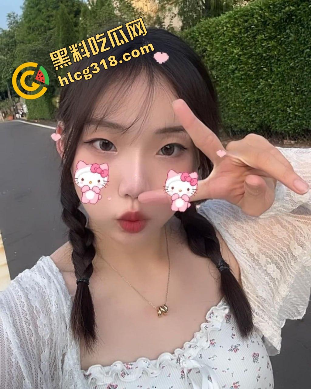 还是大学生最会玩，图书馆不光能看书，还能啪啪，书没翻一页，小穴倒是翻了个底朝天！-8