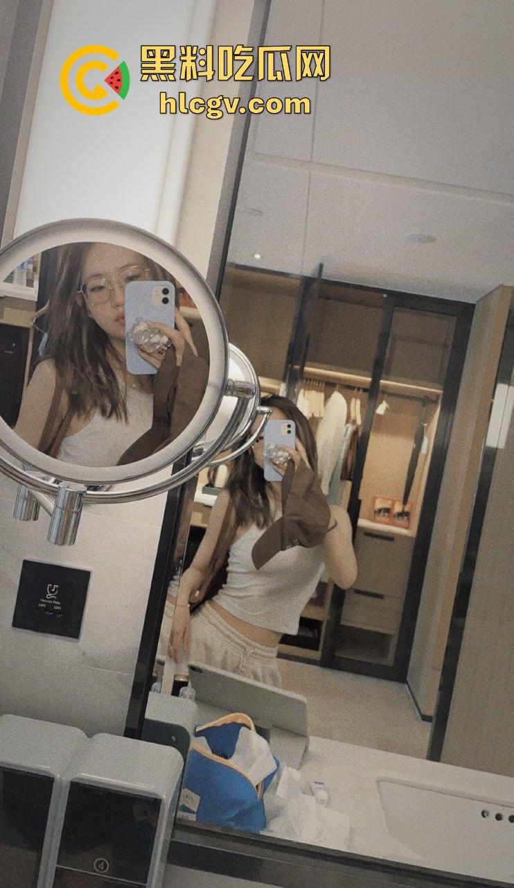 上海国语大学气质女神【夏天】翻车！渔网袜翘臀迎合，房间内变身母狗被强势爆操！-2