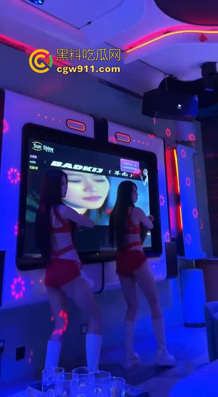 带你体验一下有钱人的包厢文化，极品模特大长腿，两杯酒下肚就开操，有钱真的可以为所欲为！-1