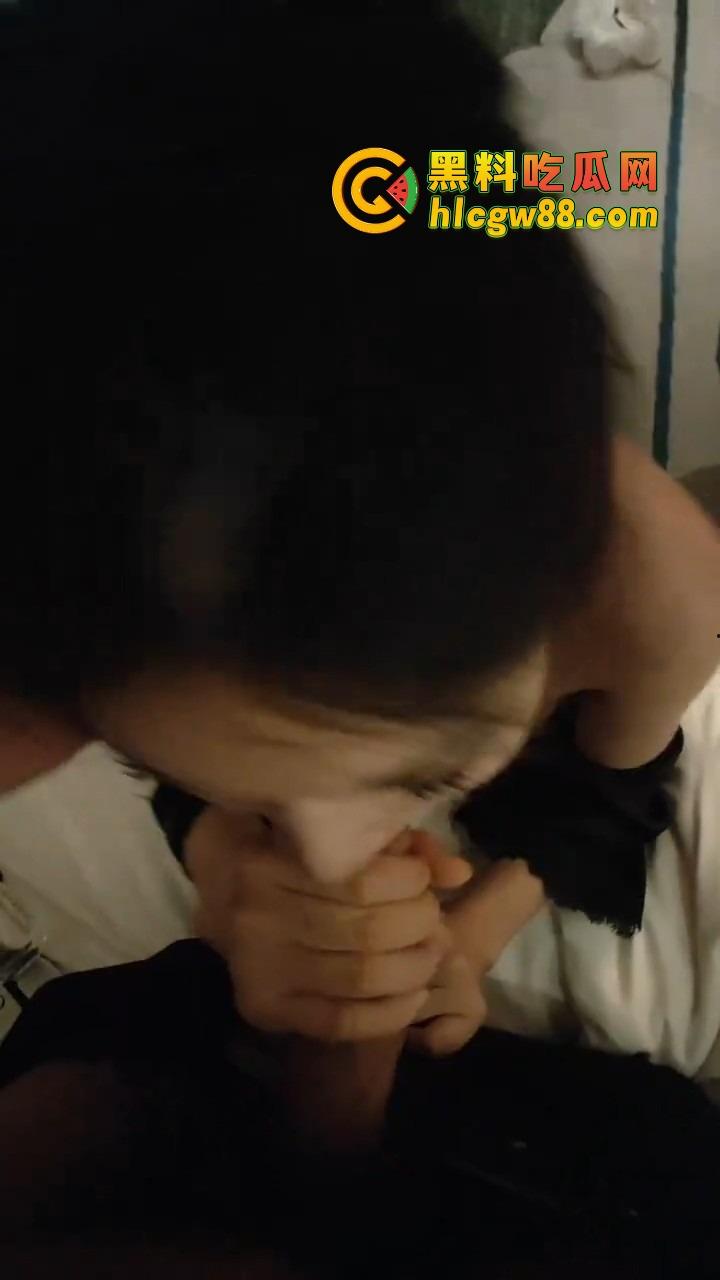 西安打气女『欧阳俞』吸完气球立马开干，日逼吃棒套餐不带喘，口水拉丝摇头吃嗨，这个真的专业！-6