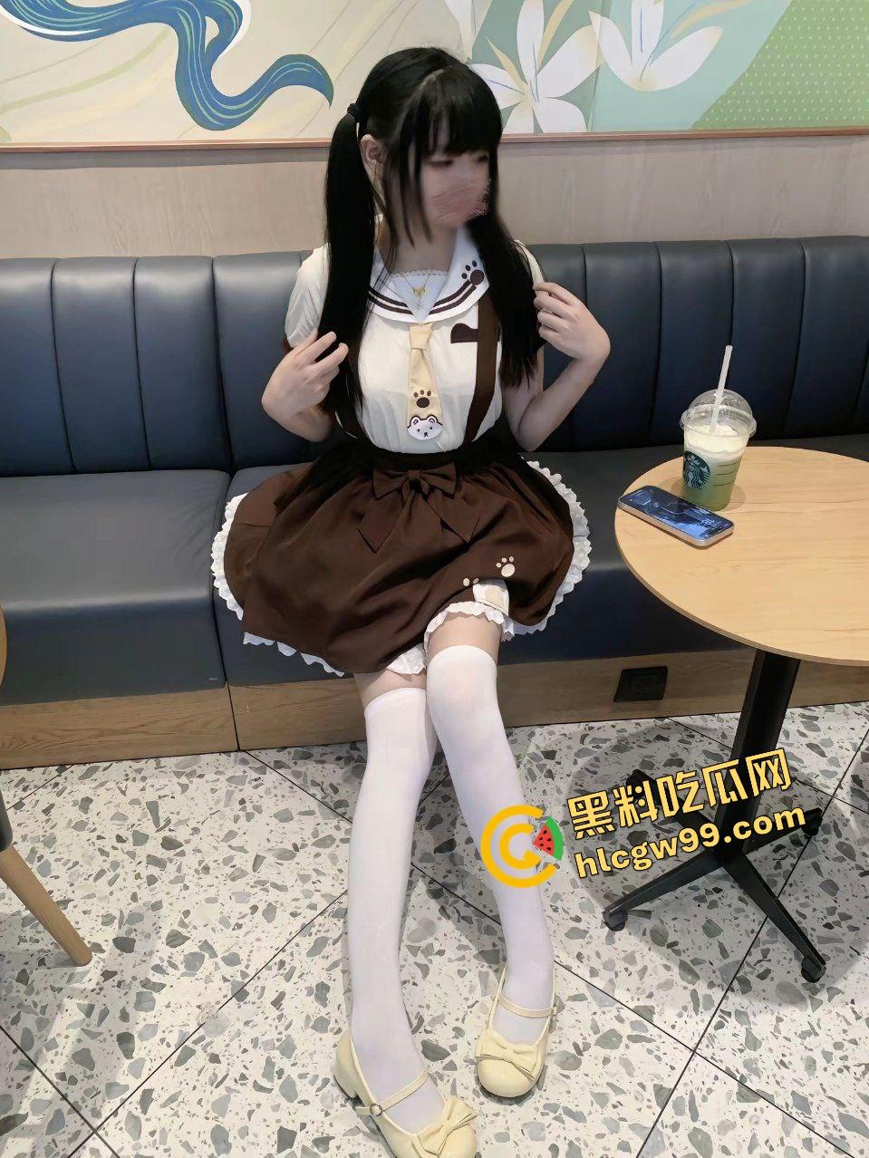 1万1月包养清纯双马尾嫩妹【李欢怡】极品美穴无套享受抽插骚逼，第一视角撸点满满！-3