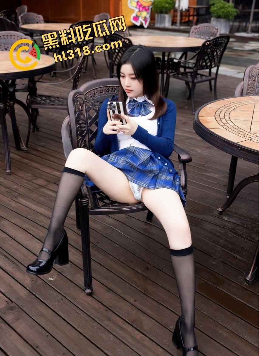 秀人网台湾嫩模『豆瓣酱』炸裂流出，速递车内激情实录，车震猛玩肉穴全程漏点看点拉满！-8