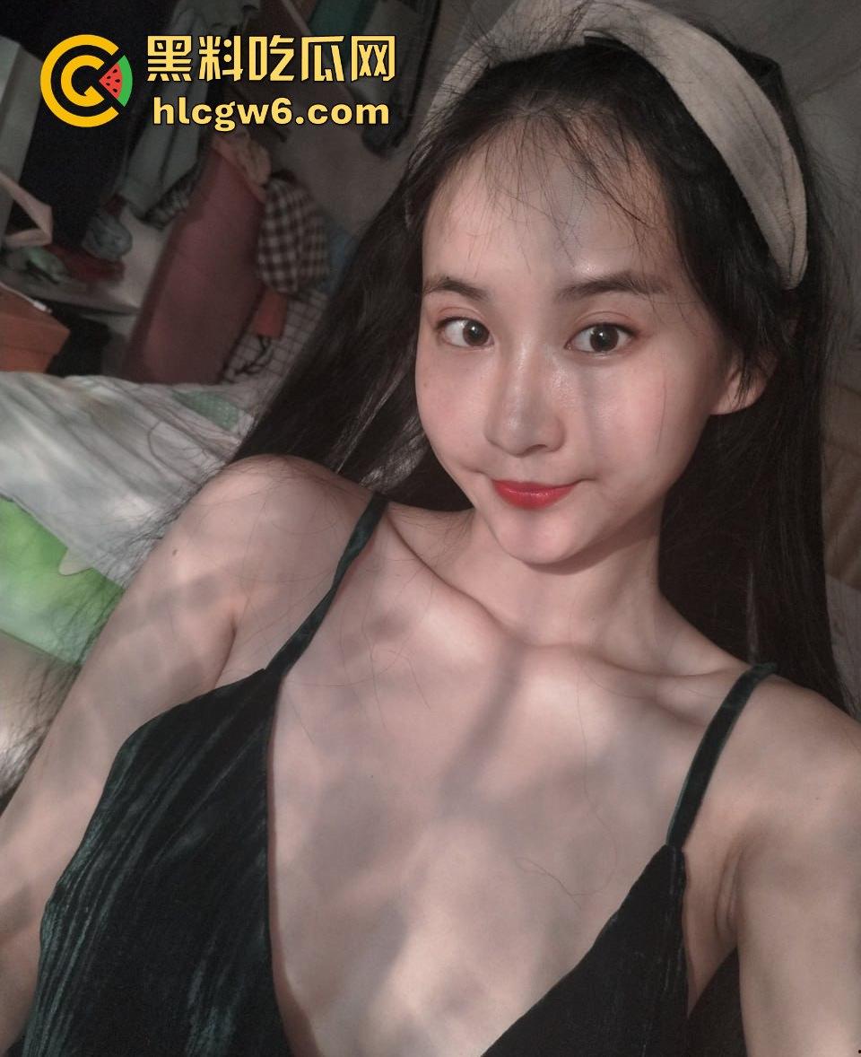 广东医科大学高颜值学妹【廖茵】跟男友裸聊性爱视频来袭,大胆的展示引以为傲的身材。-7