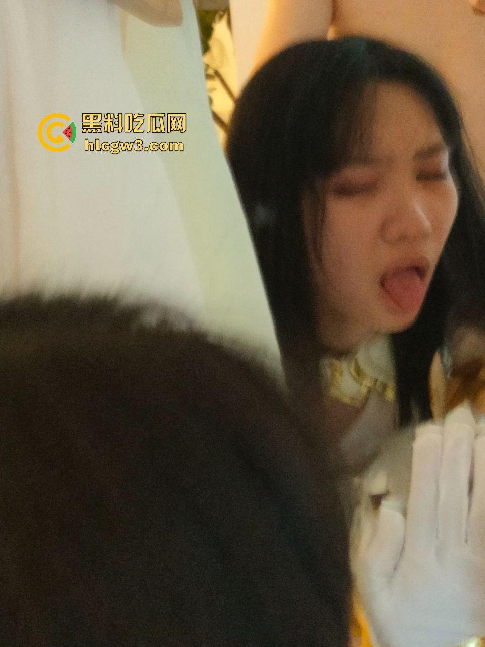 周末骚货实录普通脸但骚得一批 大学生【蔺雅若】年纪轻轻骚劲爆棚堪比小母狗，一身活儿绝对拉满！-9