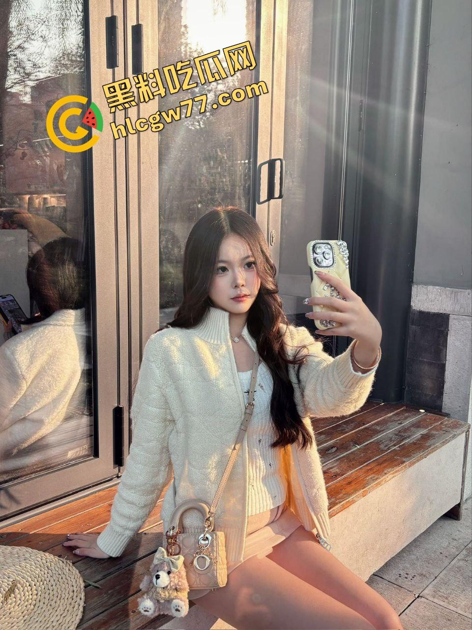 青岛职场【霞姐】清爽短发女领导露脸被操曝光，JK制服渔网骚穴湿到爆，男友小鸡巴根本操不爽！-8