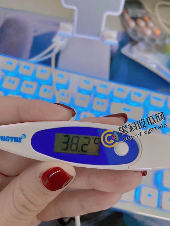 抖音四百万粉 姚永纯 被戴绿帽 胖媳妇嫌弃姚老板鸡巴太小 找猛男狂干 性爱视频流出 被大鸡巴屌的神智恍惚 ！-8