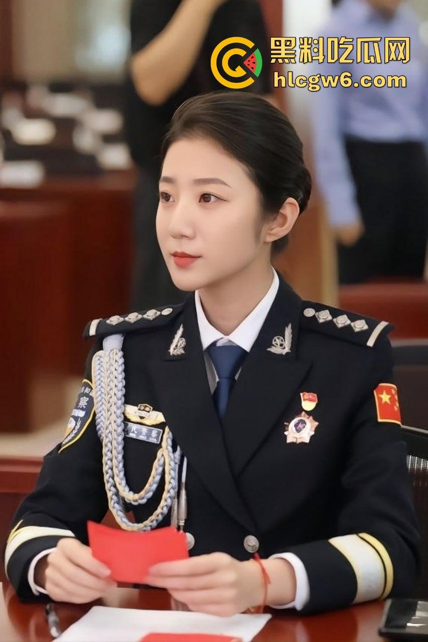 退役警花下海经商服务洋鬼子被按床打桩 又一个制服浪货被操成肉便器 警花传人不如『张津瑜』还想靠肉体上位?-7