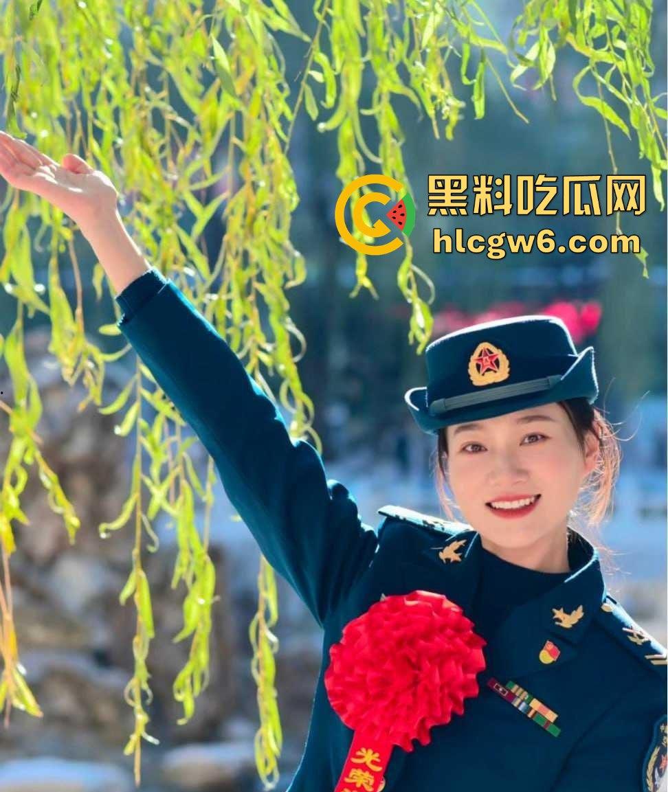 退役警花下海经商服务洋鬼子被按床打桩 又一个制服浪货被操成肉便器 警花传人不如『张津瑜』还想靠肉体上位?-11