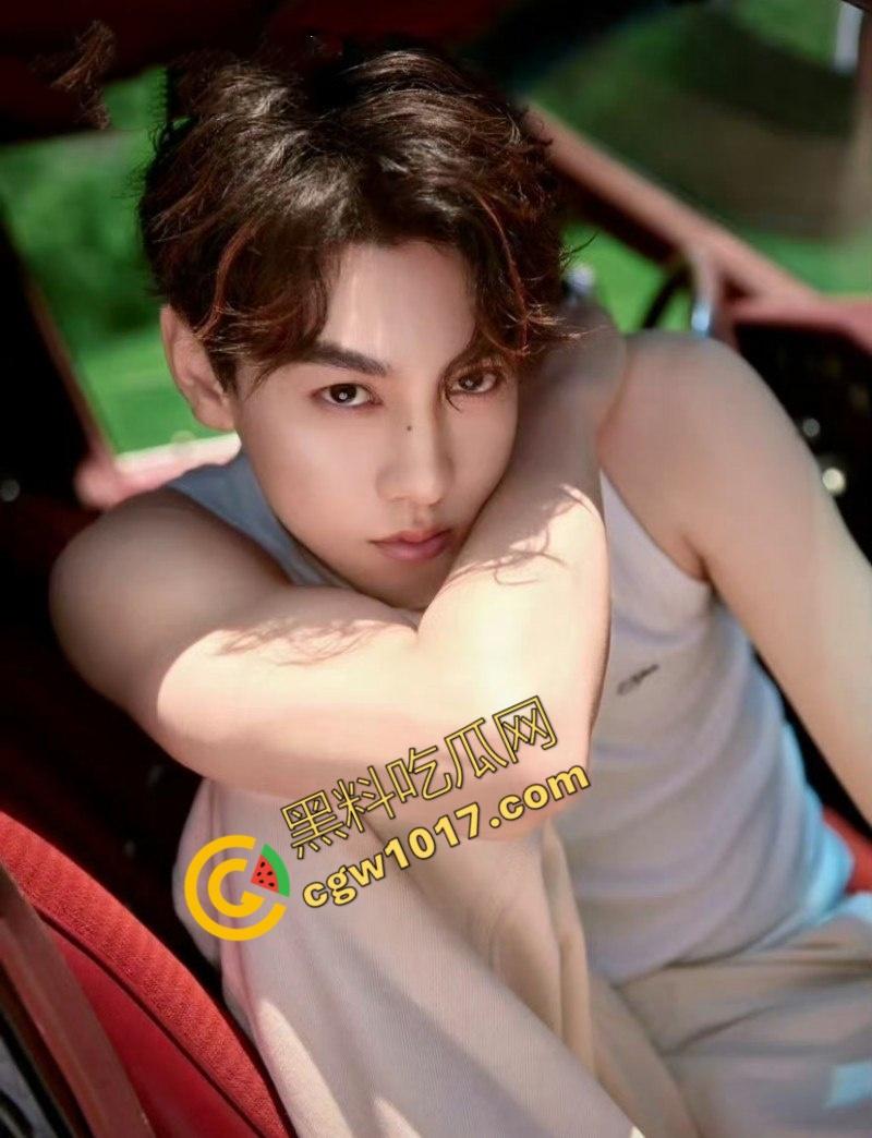 内娱明星【田栩宁】猛料曝光！女友若若竟是已婚少妇，两人婚房偷情视频流出，帅气男神也抵不住人妻诱惑！-3