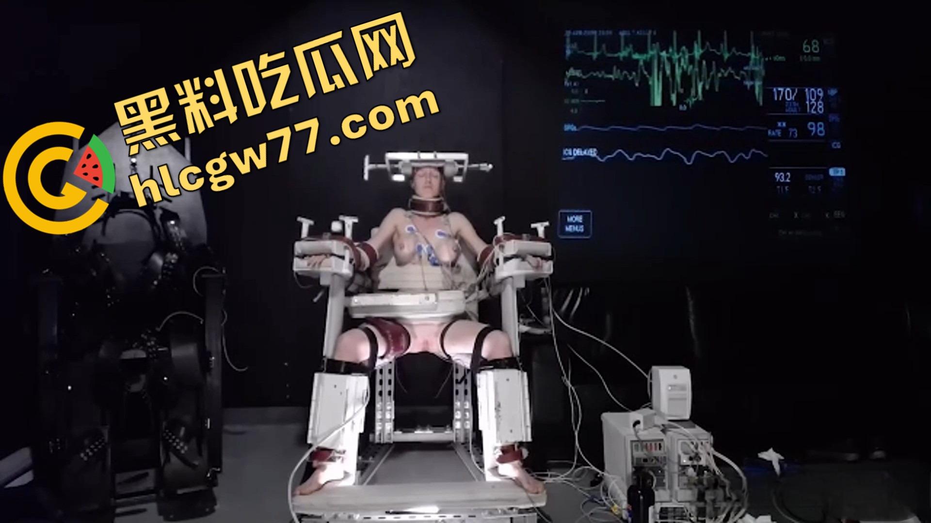 欧美重口暗网调教，结点摩擦阴蒂高潮失禁，长时间三角木马放置，她终于忍不住尿了出来！-10