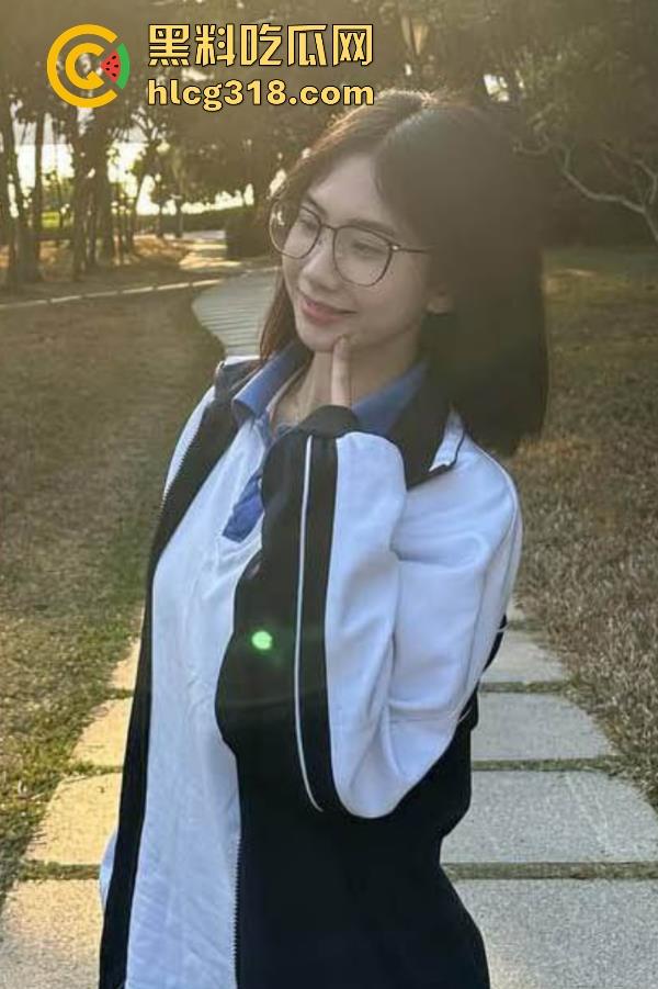 海角乱伦大神【我和妹妹的故事】最新力作!被清纯反差妹妹强行骑乘,极品超紧嫩穴紧包肉棒,骚气十足!-3