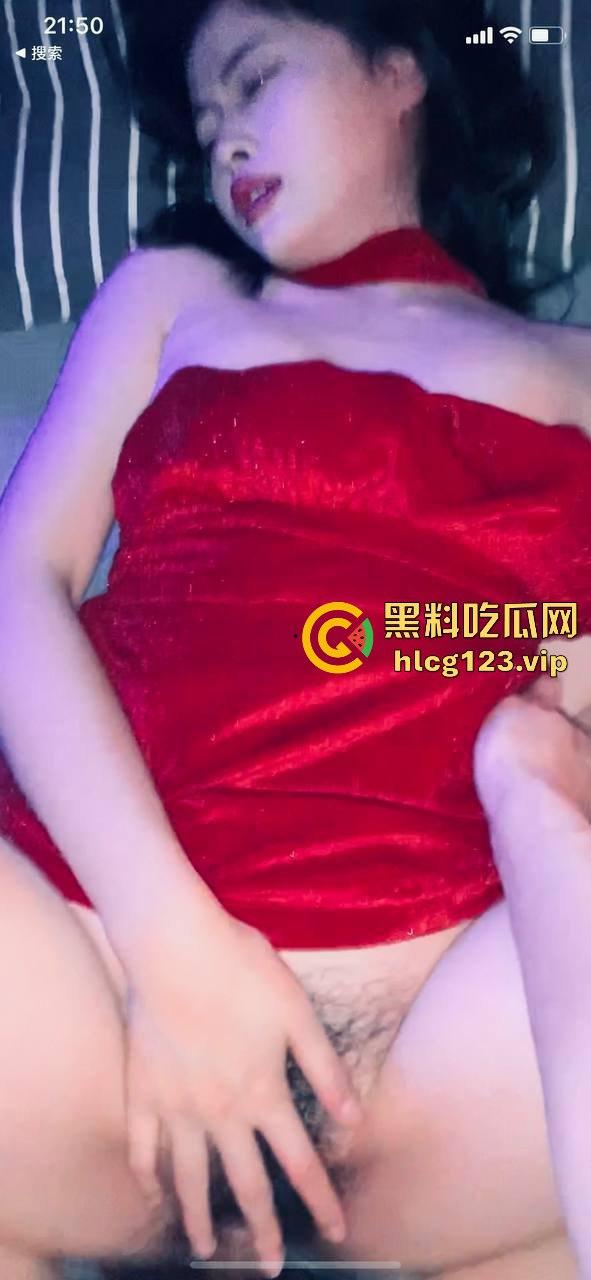 和前凸后翘的下属同事出差，这出差变成了酒店里的激情大战！-9