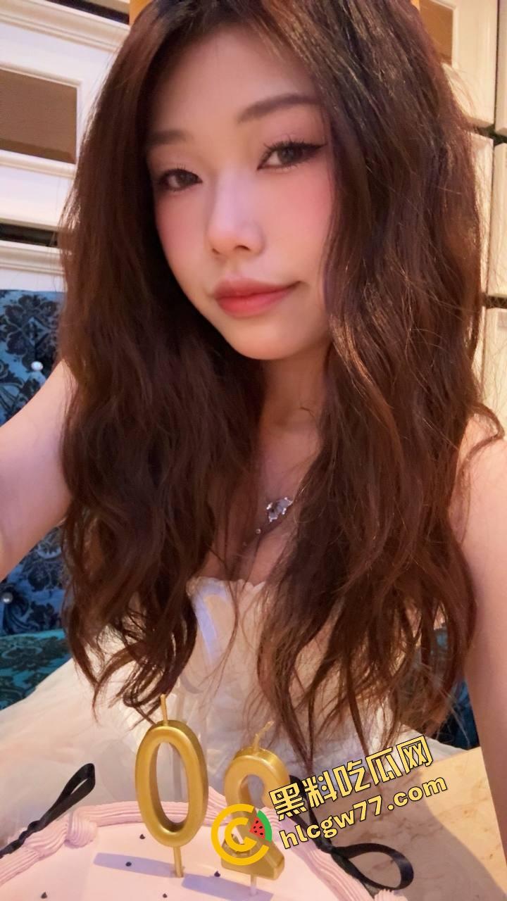 四川财大清纯女神『李嫣』白天是软萌学妹，深夜却在酒店给金主跪舔口交，拍照是人设张腿才是真相-8