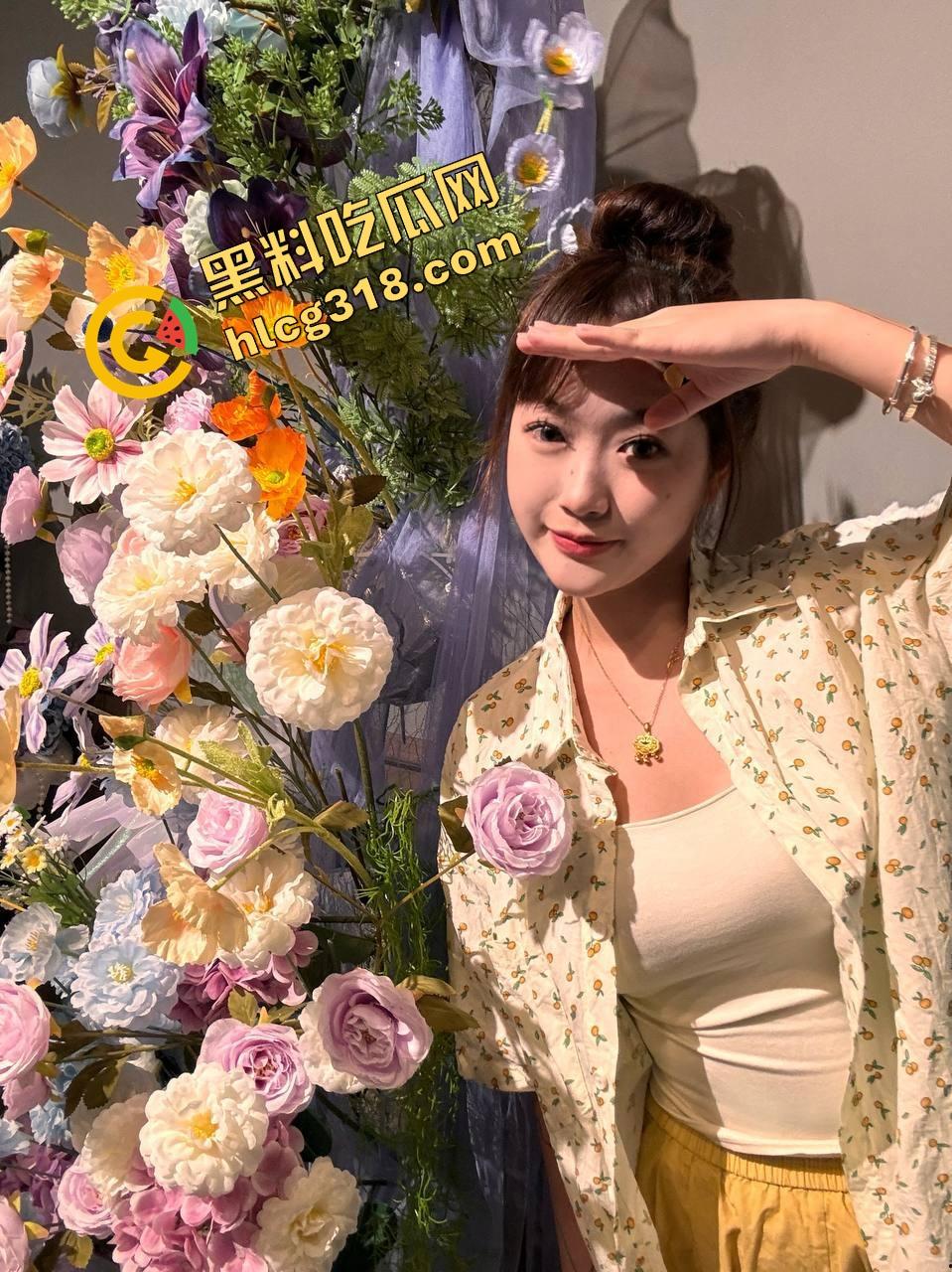 沈阳师范舞蹈生『孙欣怡』3天被干25次，骚穴被干的红肿，舔蛋舔得比狗都敬业，酒店里嗓子都叫哑了！-3