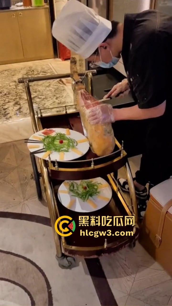 土方老板的年底选妃大会,工程款一结小曲一响,百位爱妃齐B短裙排队上场,各个身材火辣骚浪到极致!-2