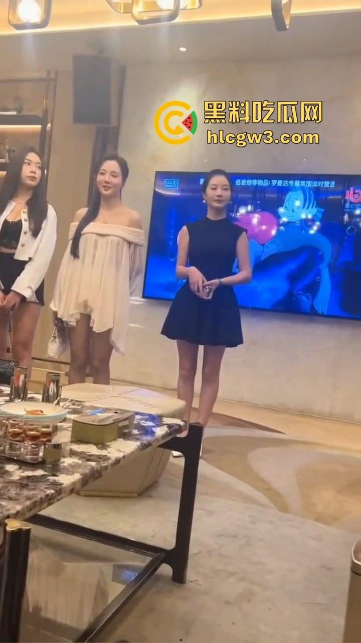 土方老板的年底选妃大会,工程款一结小曲一响,百位爱妃齐B短裙排队上场,各个身材火辣骚浪到极致!-13