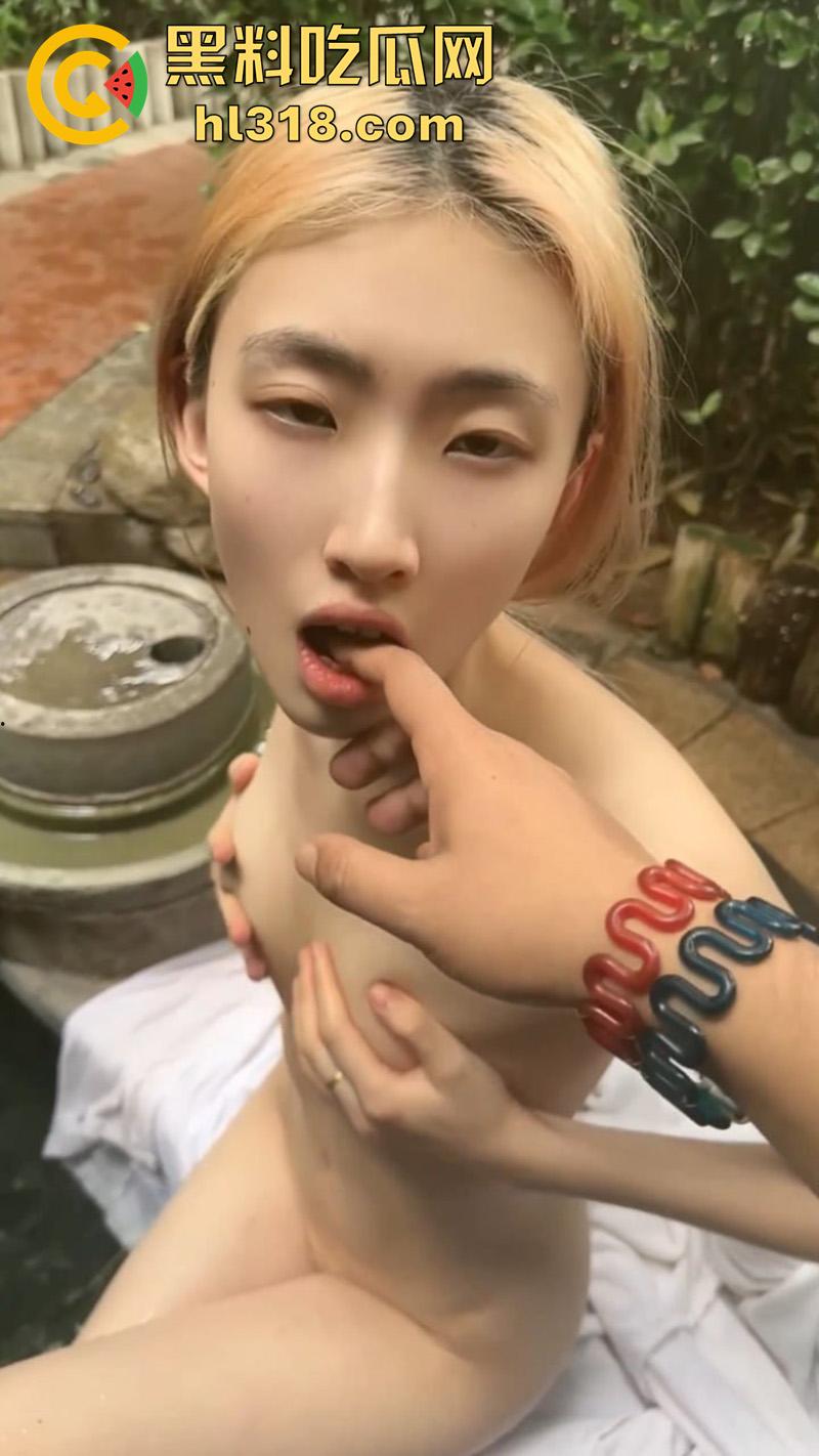 苏州大学178cm顶级身材女神【濑濑】，身材高挑腿长逆天，被土豪调教自慰露出，全裸游走大学校园！-9