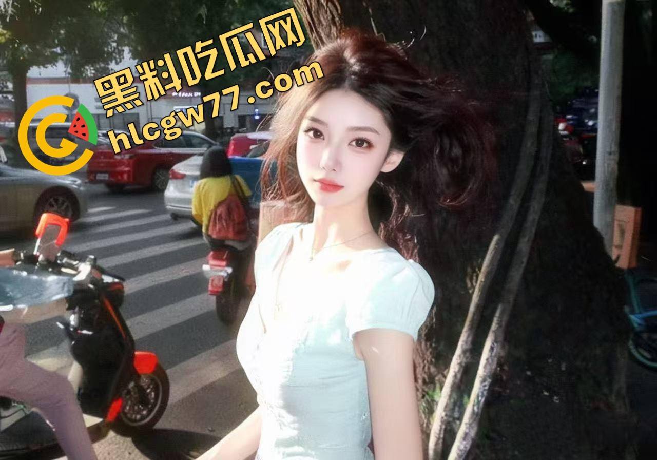 一龙两凤顶级操演，沪上大哥找Coser圈两个妹子双人足交舔屌，蜜桃臀齐飞根本不知干哪边！-4