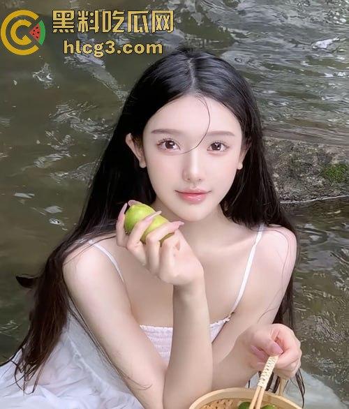 抖音擦边女神『林林宝宝』直播换装全裸泡澡！为榜一大哥大胆献身，性感内衣秀堪比大尺度写真！-4