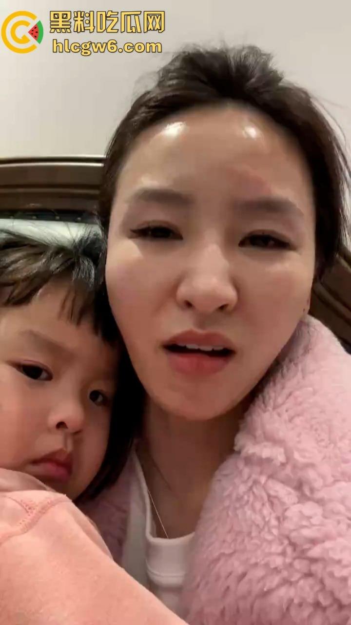 湖北一小学美女老师抖音自曝离婚探女遭前夫爹殴打抓脸全身多处受伤 伤情实拍曝光!都是血口子-2