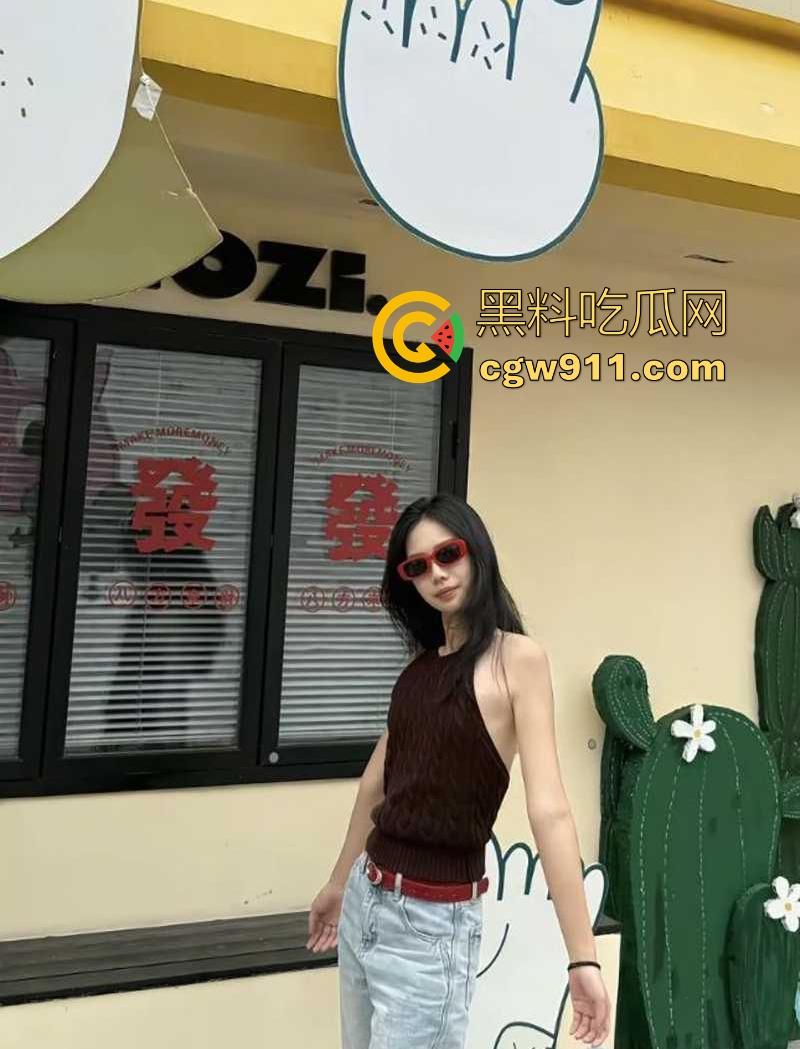 约炮上海电力大学社团美女主席，高颜值极品女大，约炮成瘾拍自慰淫片撩骚，被炮友操的淫水直流！-1