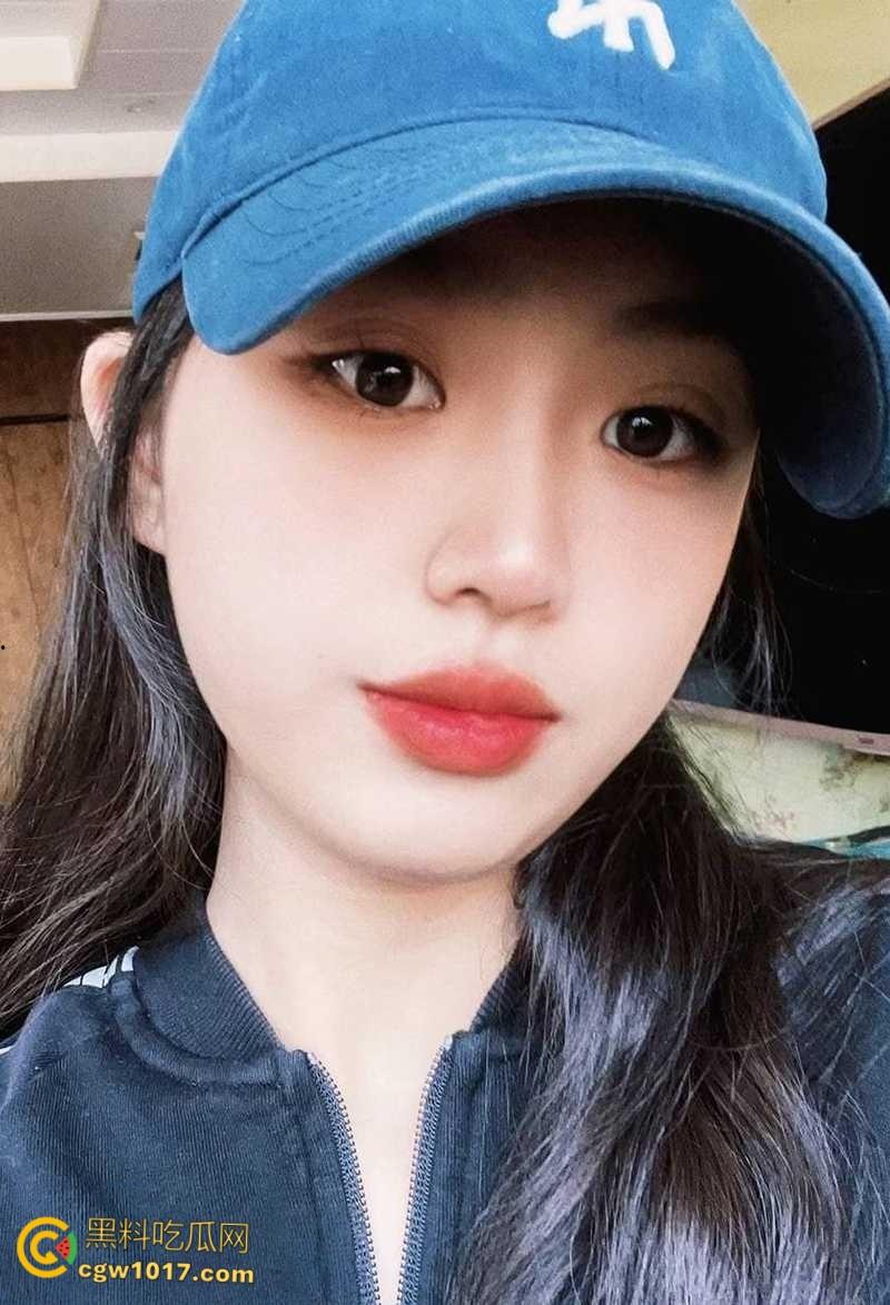 贵州爆乳嫩妹【张静玲】，手持身份证全裸自拍还债 ，浴缸岔腿揉穴自慰，巨乳晃到失焦，为了碎银甘当母狗！-1