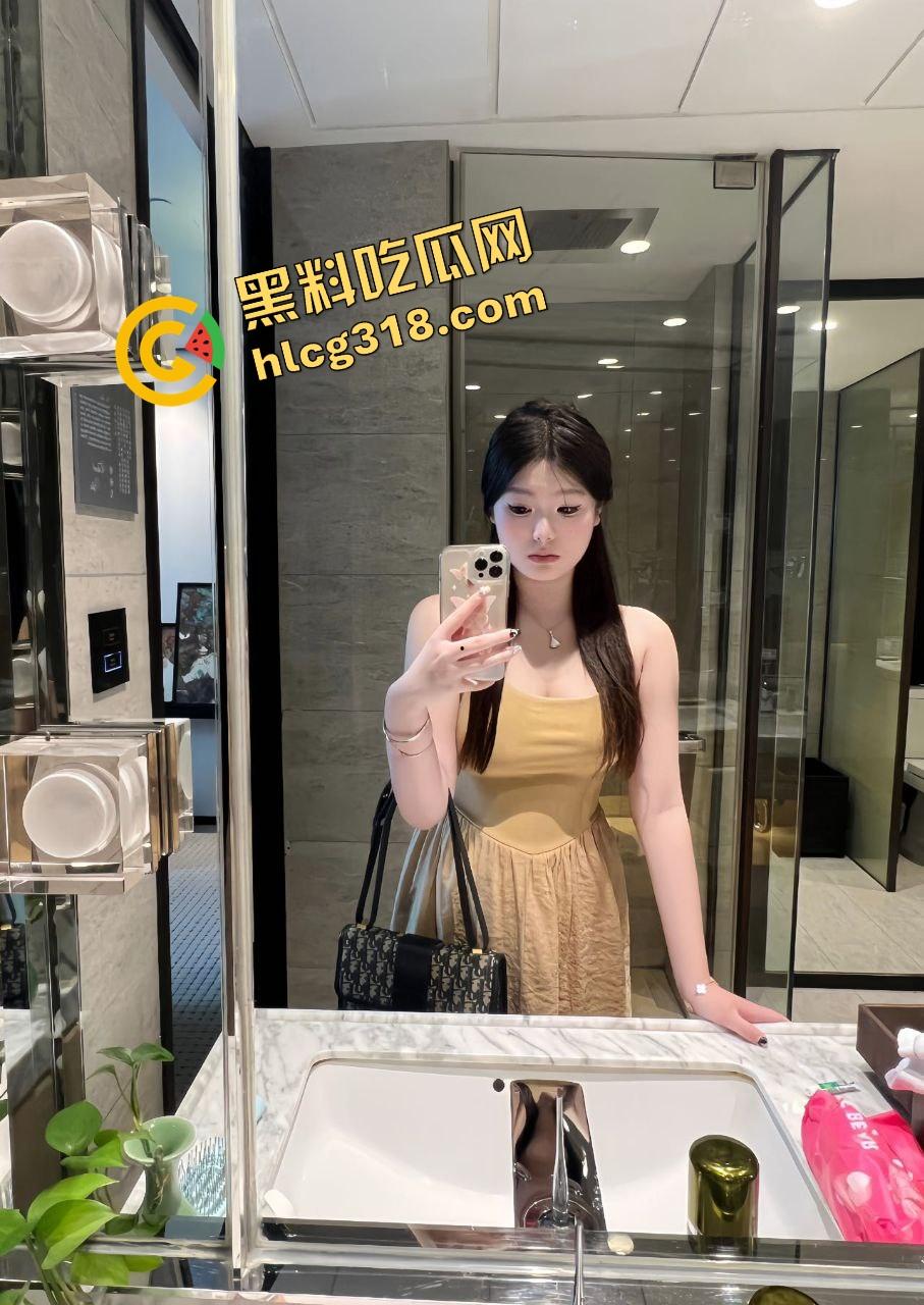 巨根男友无情肛爆小女友,女友屁眼首次被巨根捅爆,哭着喊疼又忍不住摇屁股,屁眼被捅开花还爽到晕厥!-1